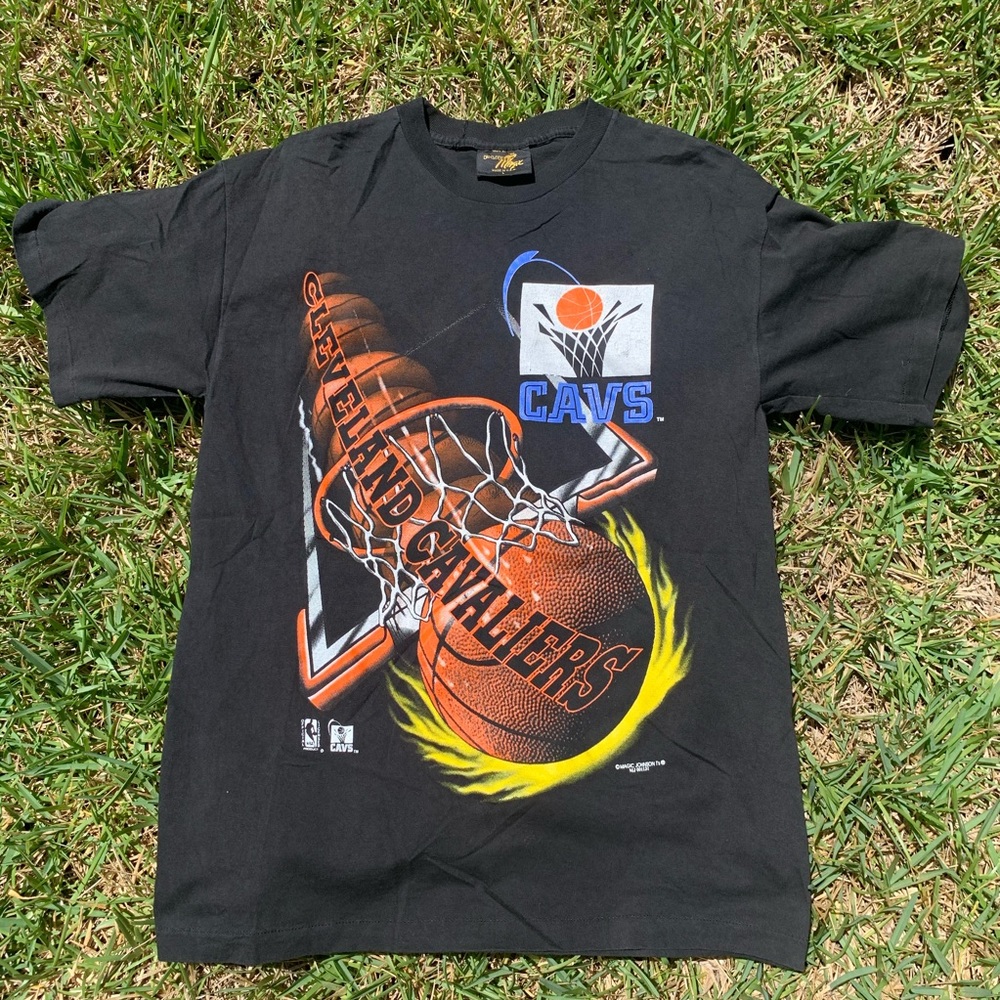 Vintage 90’s Cleveland Cavs Tee - Mens Large.